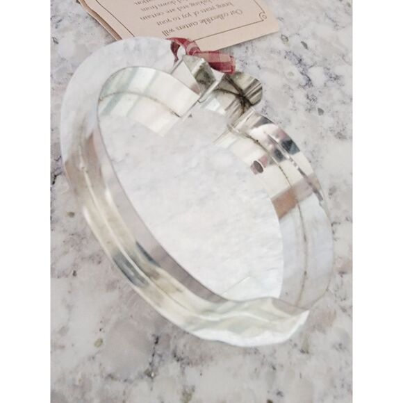 Orchard Canyon Vintage Flat Back‎ Tin Cookie Cutter With Handle Apple NEW - Picture 7 of 7